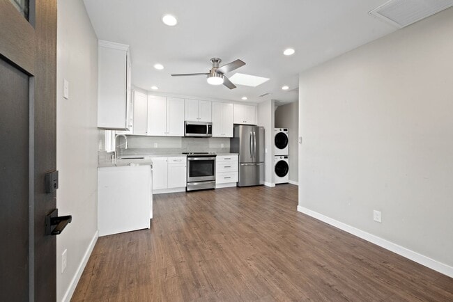 Building Photo - 2-Bedroom/2-Bath. New Build-MUST SEE!!!