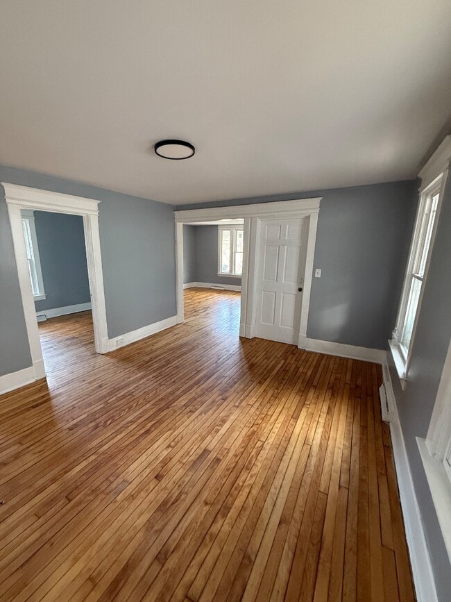 Building Photo - 912 Saratoga St