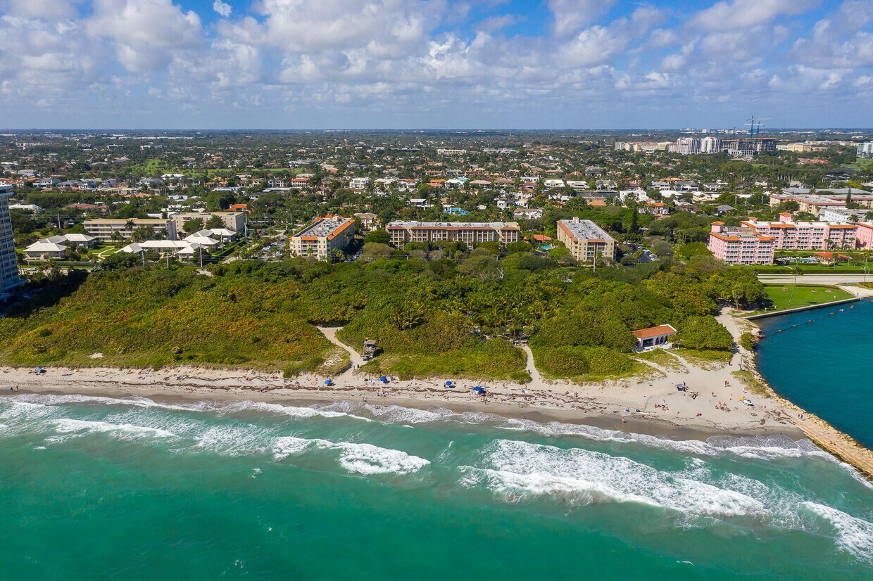 Primary Photo - 1111 S Ocean Blvd
