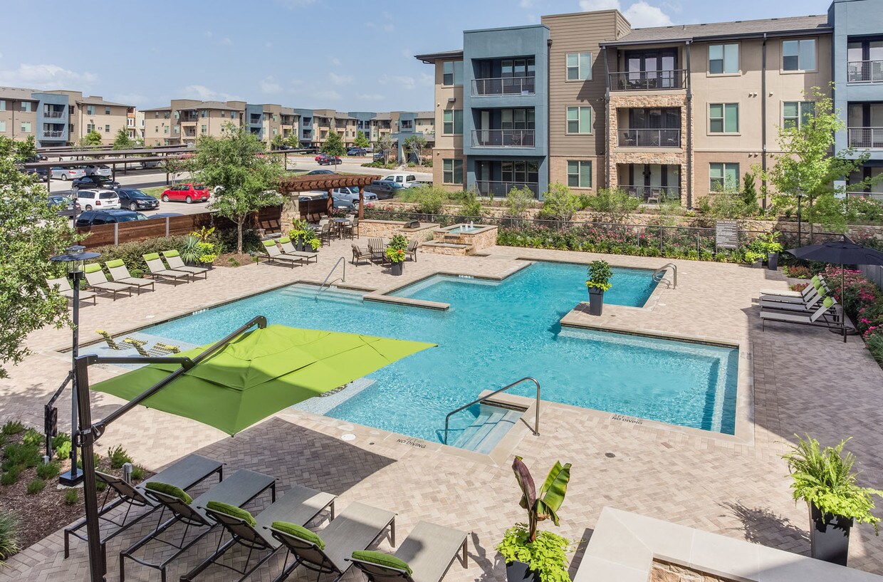 Berkshire Medical District 4730 Fairmount St Dallas, TX Apartments