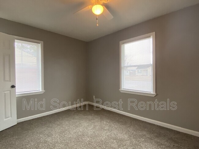 Building Photo - 471 Jenson Rd