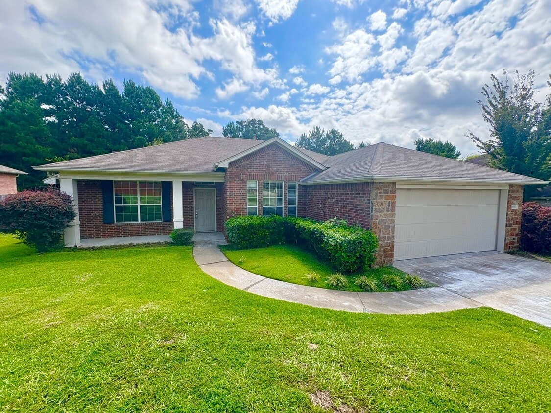 Foto principal - 3 Bedroom 2 Bathroom Home in South Tyler!