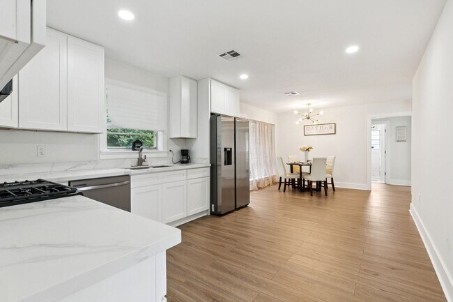 Foto del edificio - 839 Behrman Ave