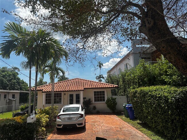 Building Photo - 3440 SW 23rd St