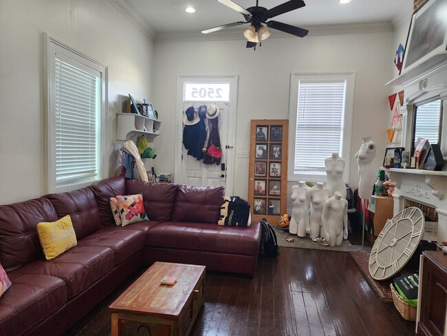 Living room - 2505 Dumaine St