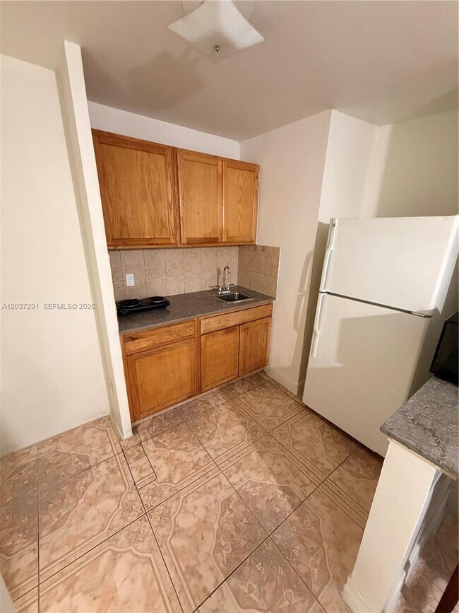 Foto del edificio - 505 E 18th St