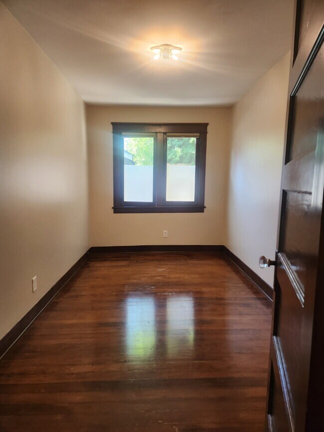 Foto del edificio - 373 S Shaffer St