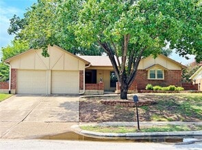 Building Photo - 3101 Murphy Dr