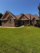 Building Photo - 17 Miller Dr