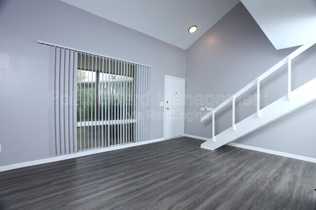 Building Photo - 1710 N Harvard Ave
