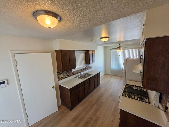 Foto del edificio - 3850 W Caribbean Ln