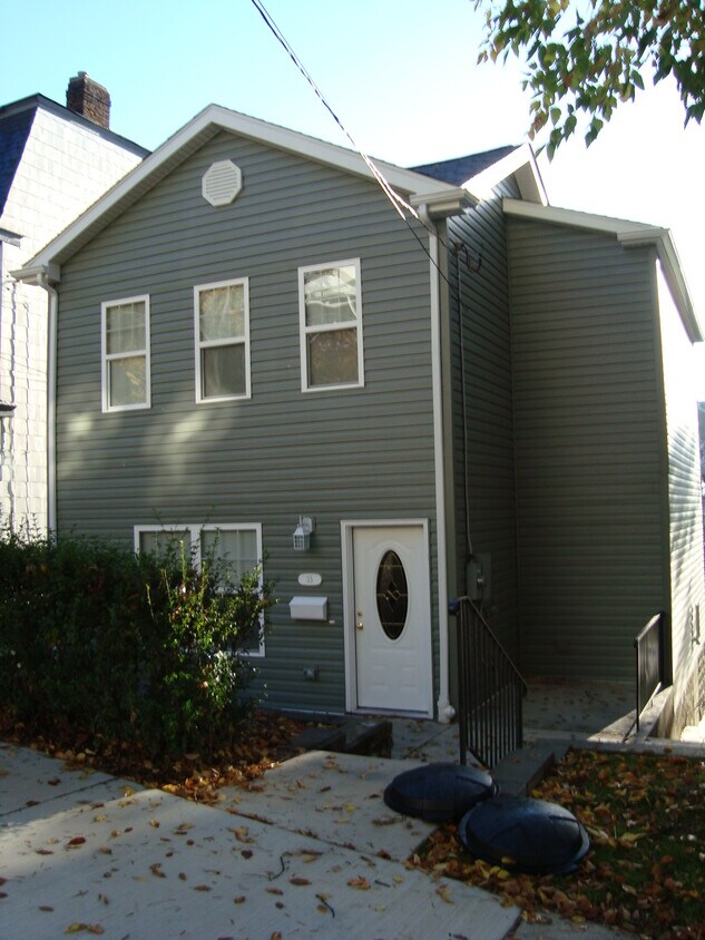 Primary Photo - 35 Norton St