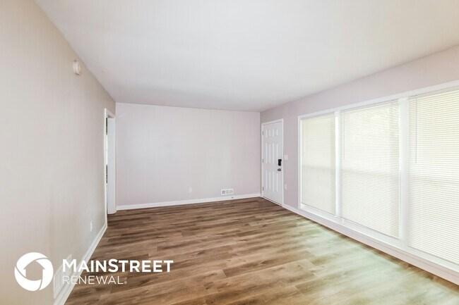 Foto del edificio - 3717 Loren Dr