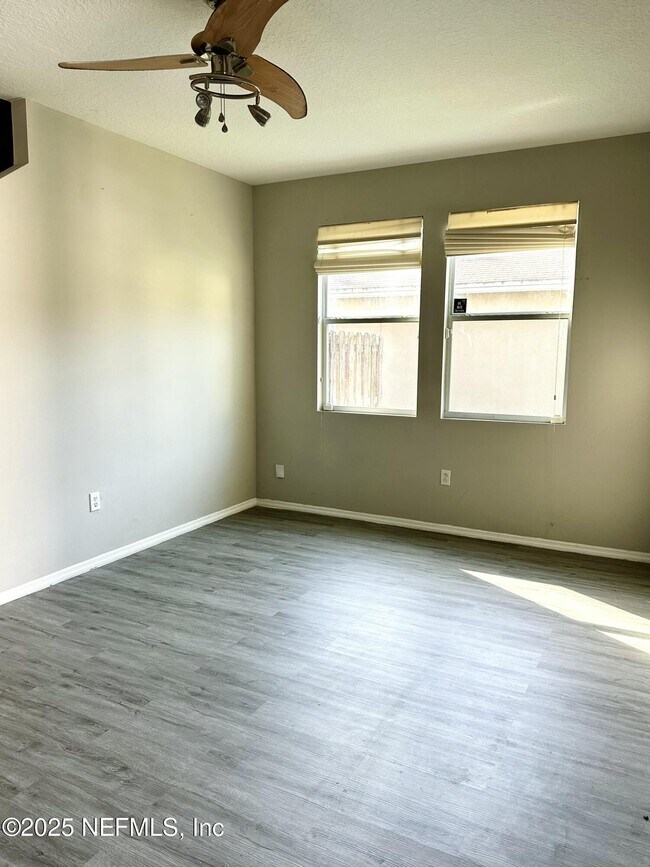 Foto del edificio - 11751 Silver Hill Dr