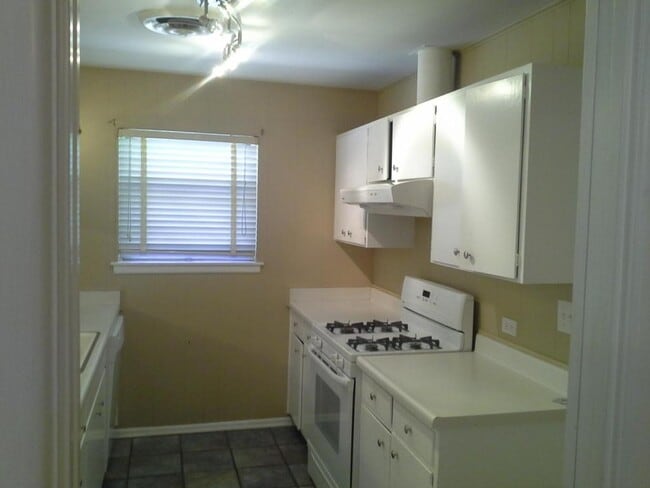 Building Photo - 4609 Warpath St