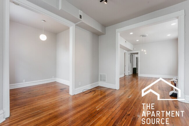 Building Photo - 2071 N Leavitt St
