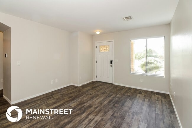 Foto del edificio - 6933 S Creek Run Ave