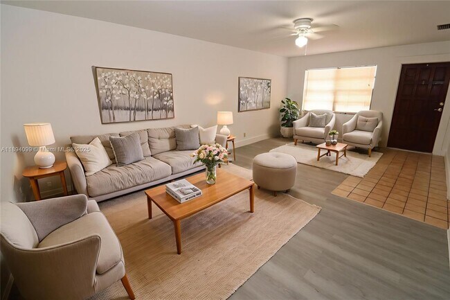 Building Photo - 1206 N 22nd Ave