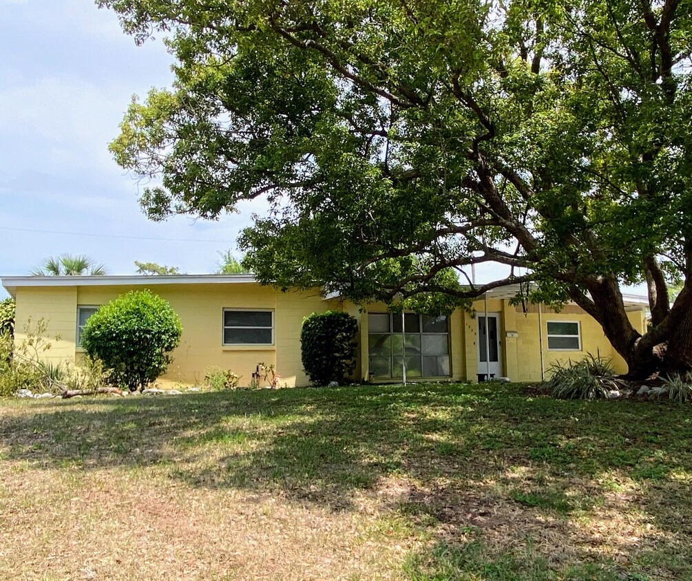 Foto principal - Winter Park 3 Bed, 2 Bath Home in Eastbroo...