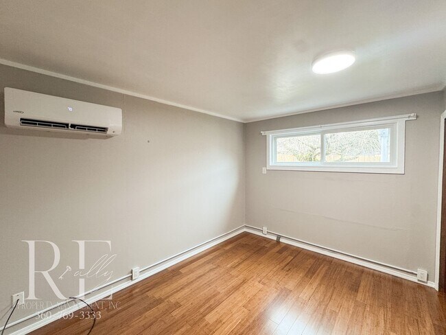 Foto del edificio - Charming Bremerton Rambler with Classic Warmth and Modern Comforts