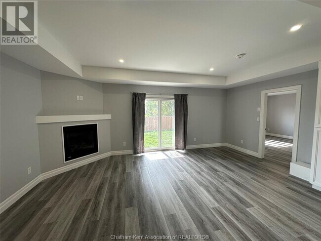 Photo du bâtiment - 64 Churchill Pk Rd