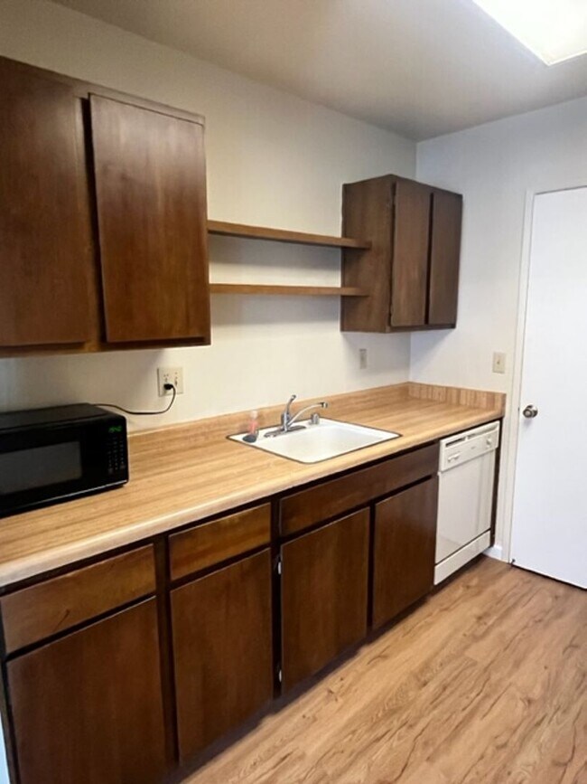 Foto del edificio - Hayward 2 bedroom, 2 bath Condo