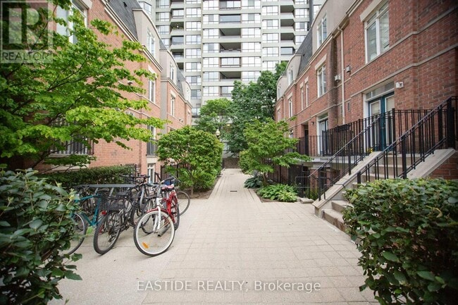 Building Photo - 415-415 Jarvis St