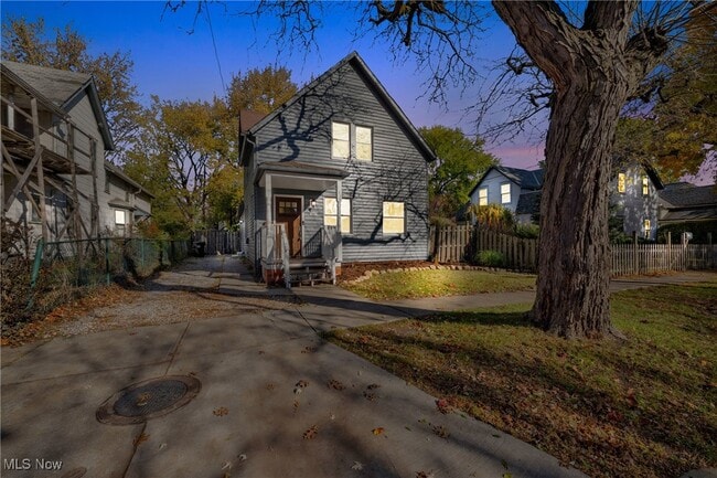 Building Photo - 2002 Valentine Ave