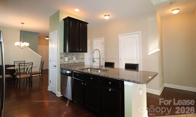Foto del edificio - 2090 Shady Pond Dr