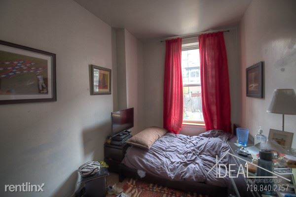 Foto del edificio - 672 Degraw St