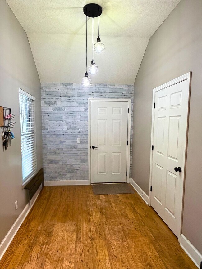 Foto del edificio - 4/2 with a LARGE fenced in yard!