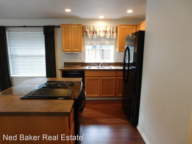 Building Photo - 3 br, 2 bath House - 918 Creek Court NW