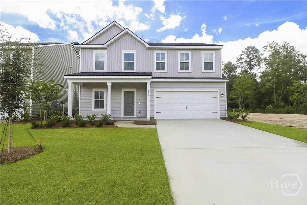Primary Photo - Beautiful 5-Bedroom, 3-Bath Home in Bloomi...