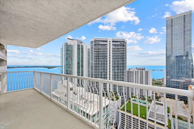 Foto del edificio - 1200 Brickell Bay Dr