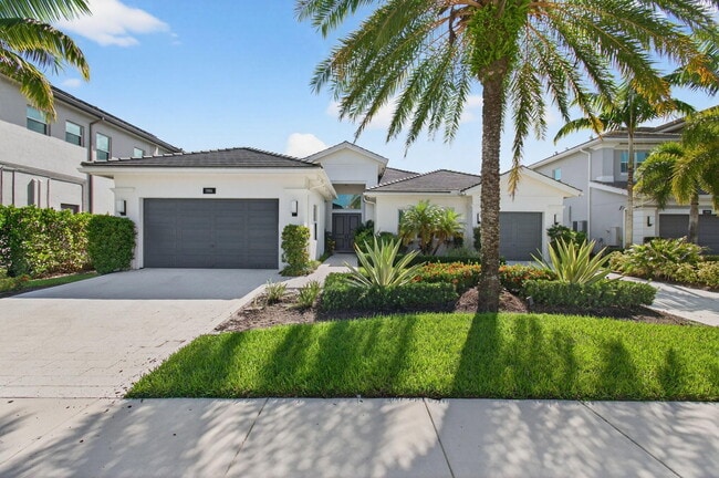 Building Photo - 19886 Meadowside Ln