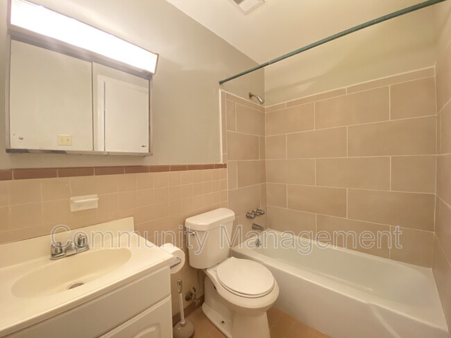 Foto del edificio - 4660 N Fuller Pl