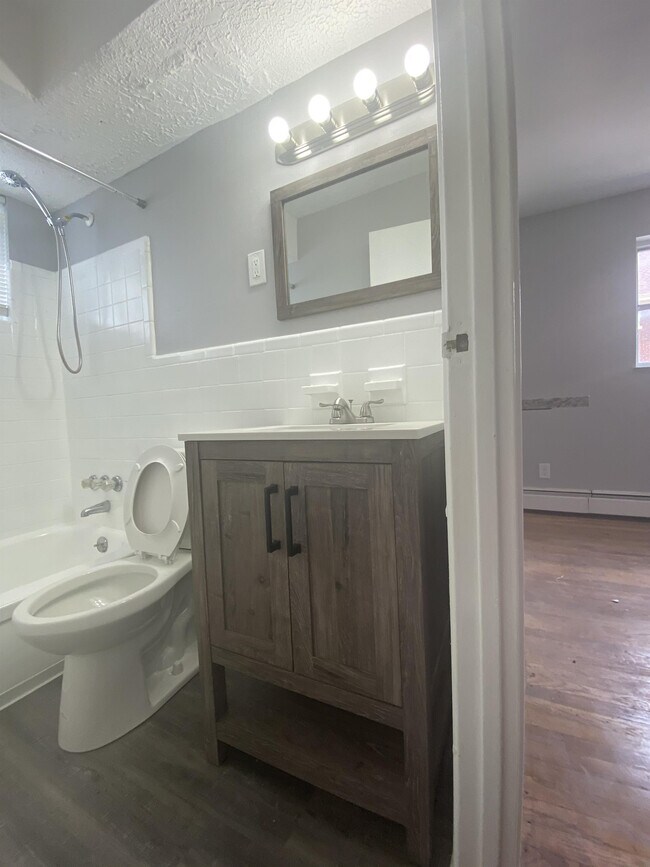 Foto del edificio - 2705 Willard Ave