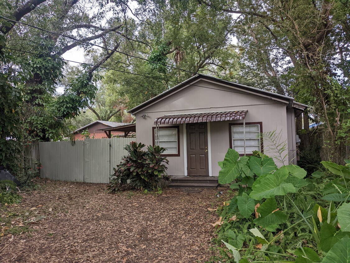 Foto principal - 1610 E Nome St