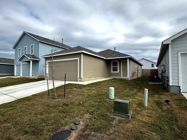 Foto del edificio - Modern 2024 New-Build with Open-Concept Living and Private Primary Suite in Waterwheel Subdivision