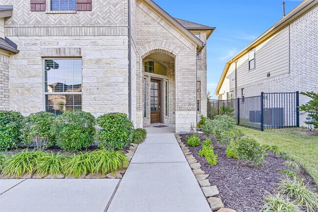 Building Photo - 3103 Flora Manor Dr