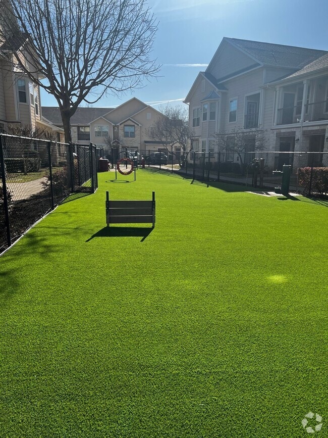 Apartments near Texas Health Arlington Memorial Hospital in Arlington
