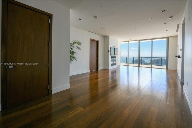 Foto del edificio - 800 South Pointe Dr