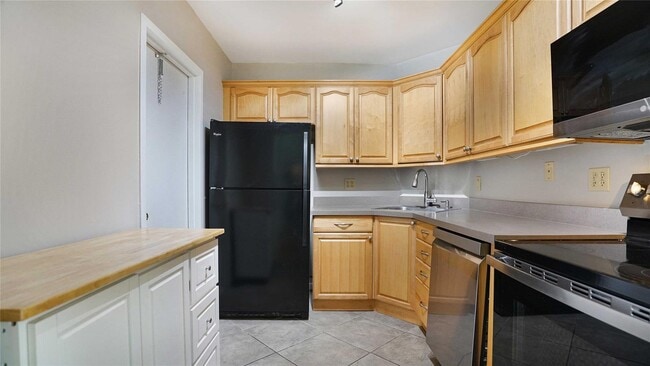 Building Photo - 3111 Oakland Shores Dr