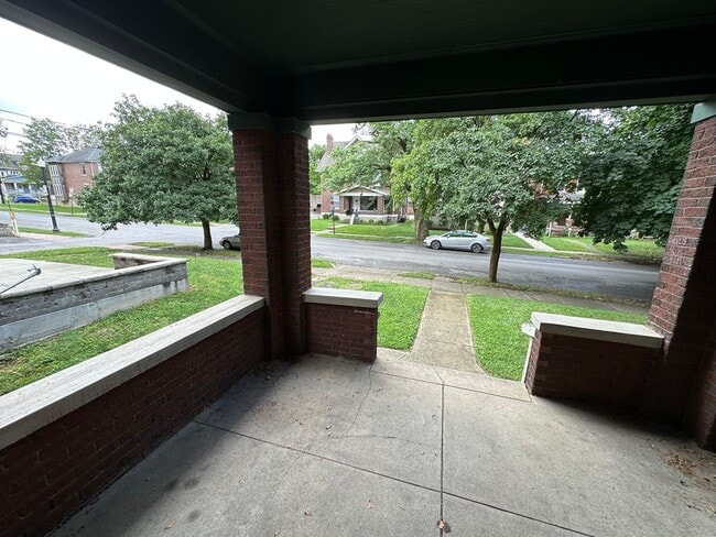 Building Photo - Central Campus OSU Single Family Home with...