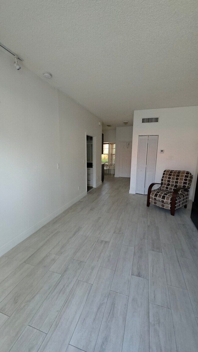 Foto del edificio - 21555 SW 87th Ct