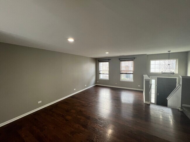 Building Photo - 512 Lincoln Station Dr