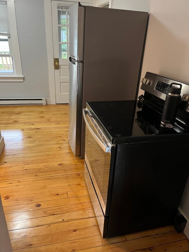 Foto del edificio - 53 Gilford Ave