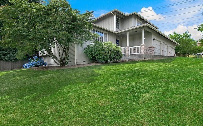 Photo - Sunny & Bright House for Rent