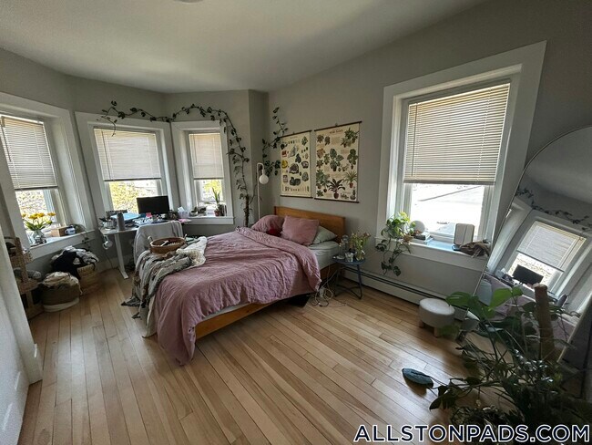 Foto del edificio - 1284 Commonwealth Ave