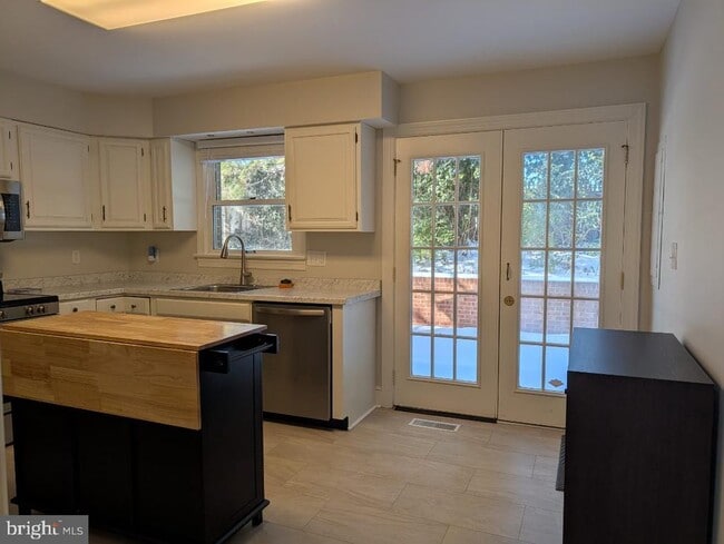 Foto del edificio - 295 Bay St